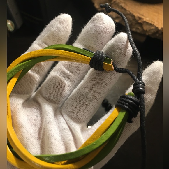 Leather bracelet - Picture 2 of 3